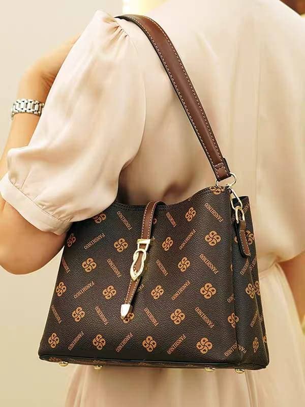 Unique Trending Stylish best leather Ladies clutch hand bag thumbnail 2